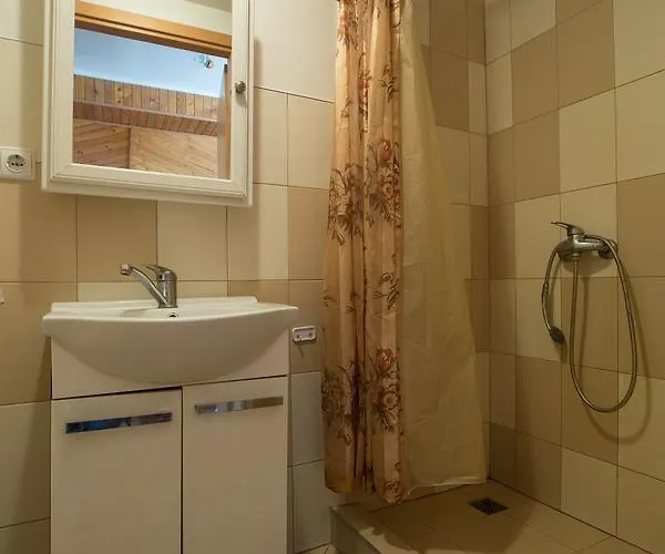 Sveciuose Pas Aldona Lodge *